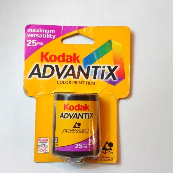 Kodak 35mm film advantix  200speed 24 exposure new out of date - Picture 2 of 4